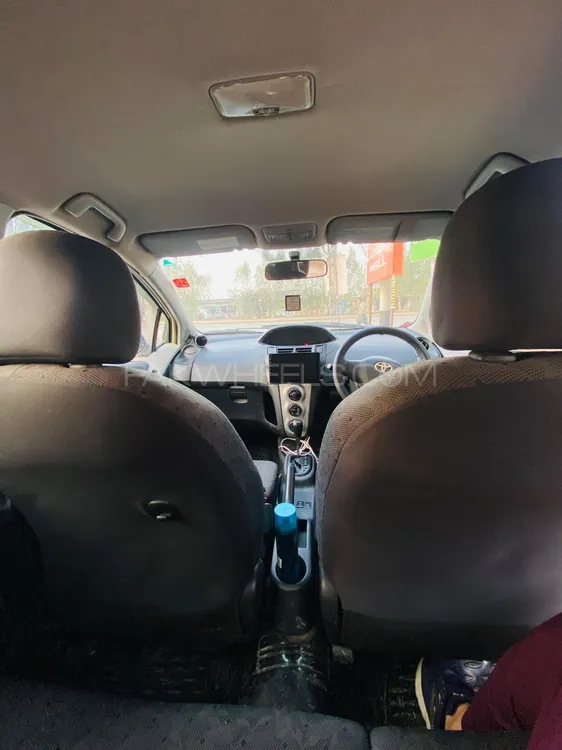 Toyota Vitz 2010 for Sale in Peshawar Image-1