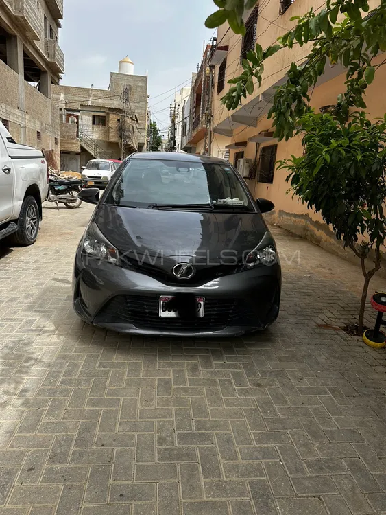 Toyota Vitz 2016 for Sale in Karachi Image-1