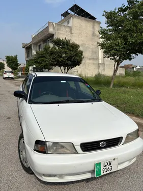Suzuki Baleno GLi P 2001