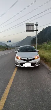 Toyota Vitz F 1.0 2011
