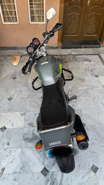 Yamaha YBR 125G 2023