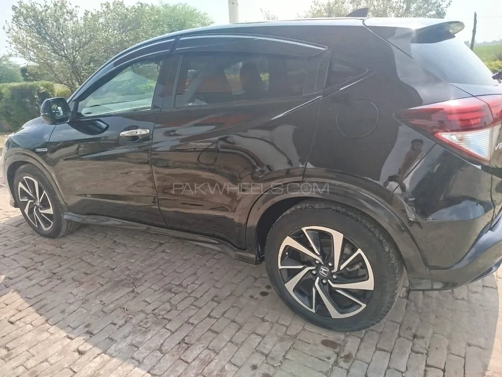 Honda Vezel 2016 for Sale in Sialkot Image-1
