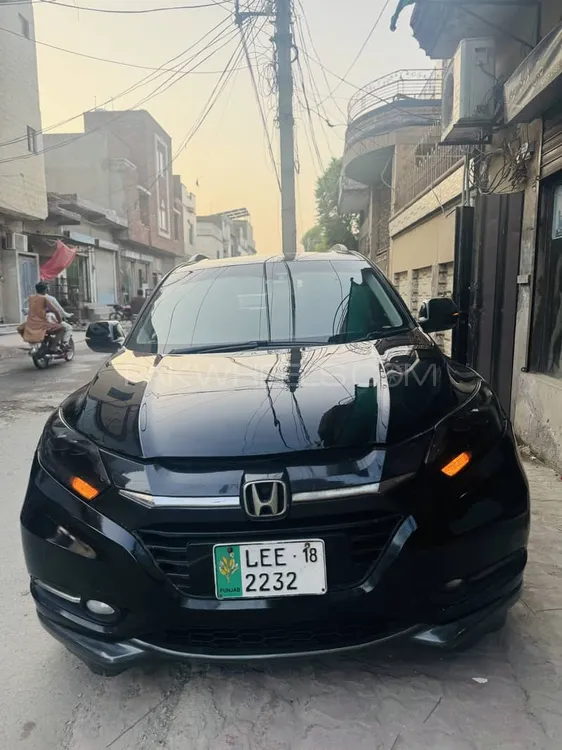 Honda Vezel 2018 for Sale in Faisalabad Image-1