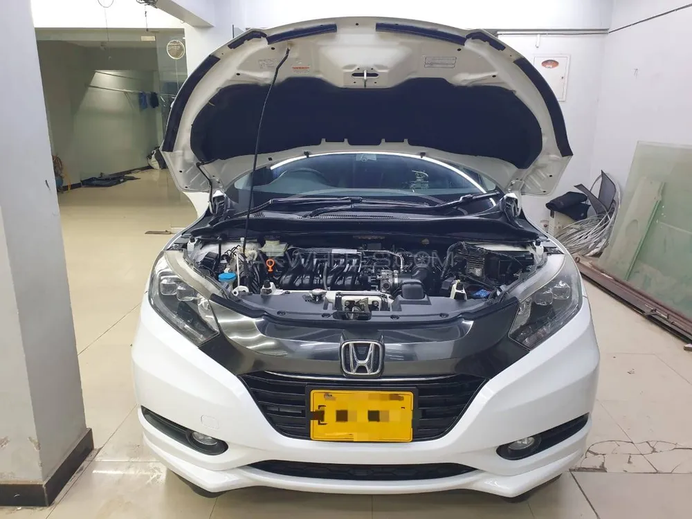 Honda Vezel 2014 for Sale in Karachi Image-1