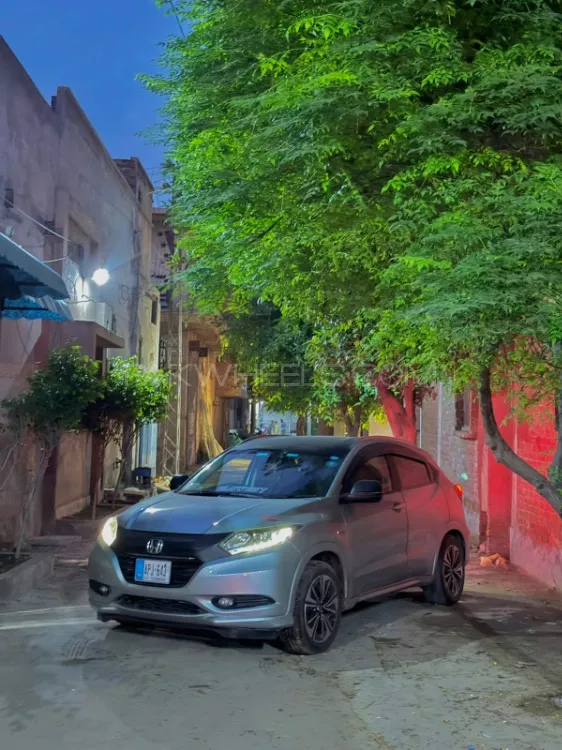 Honda Vezel 2015 for Sale in Faisalabad Image-1