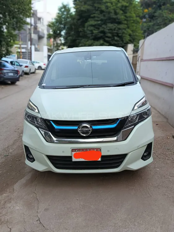 Nissan Serena 2018 for Sale in Karachi Image-1