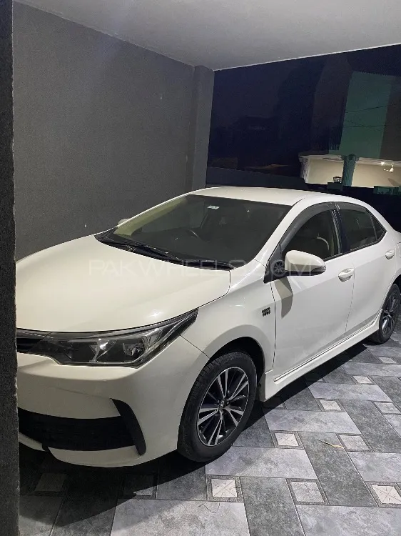 Toyota Corolla 2017 for Sale in Lahore Image-1