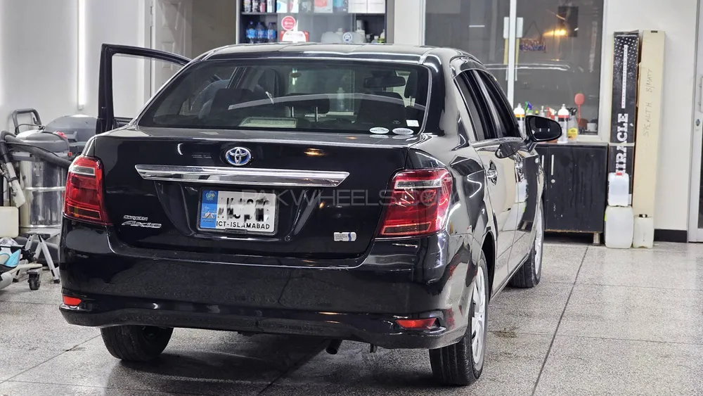 Toyota Corolla Axio 2015 for Sale in Islamabad Image-1