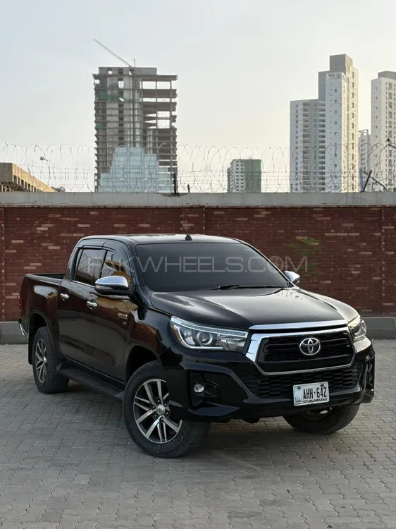 Toyota Hilux 2015 for Sale in Karachi Image-1