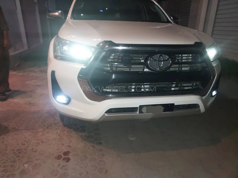 Toyota Hilux 2021 for Sale in Multan Image-1