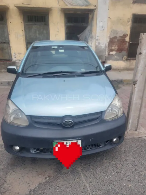 Toyota Platz 2004 for Sale in Faisalabad Image-1