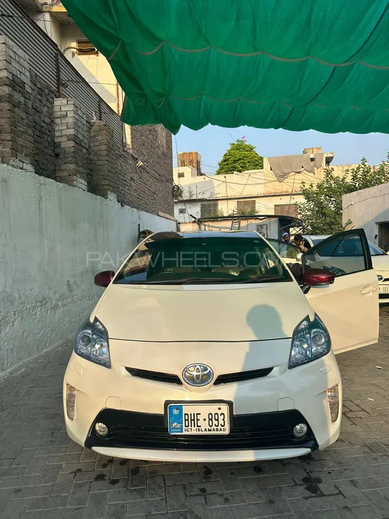 Toyota Prius 2010 for Sale in Peshawar Image-1