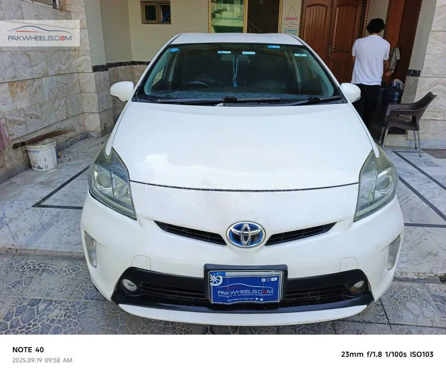 Toyota Prius 2013 for Sale in Islamabad Image-1