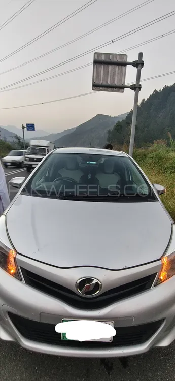 Toyota Vitz 2011 for Sale in Mansehra Image-1