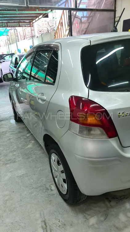 Toyota Vitz 2009 for Sale in Mardan Image-1