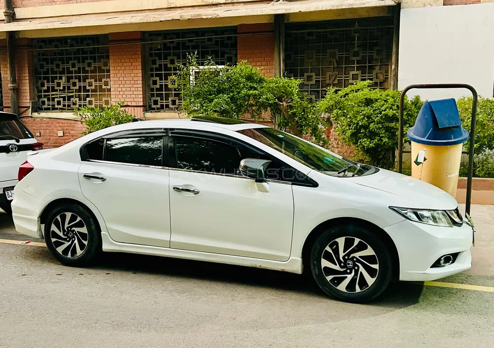 Honda Civic 2016 for Sale in Multan Image-1