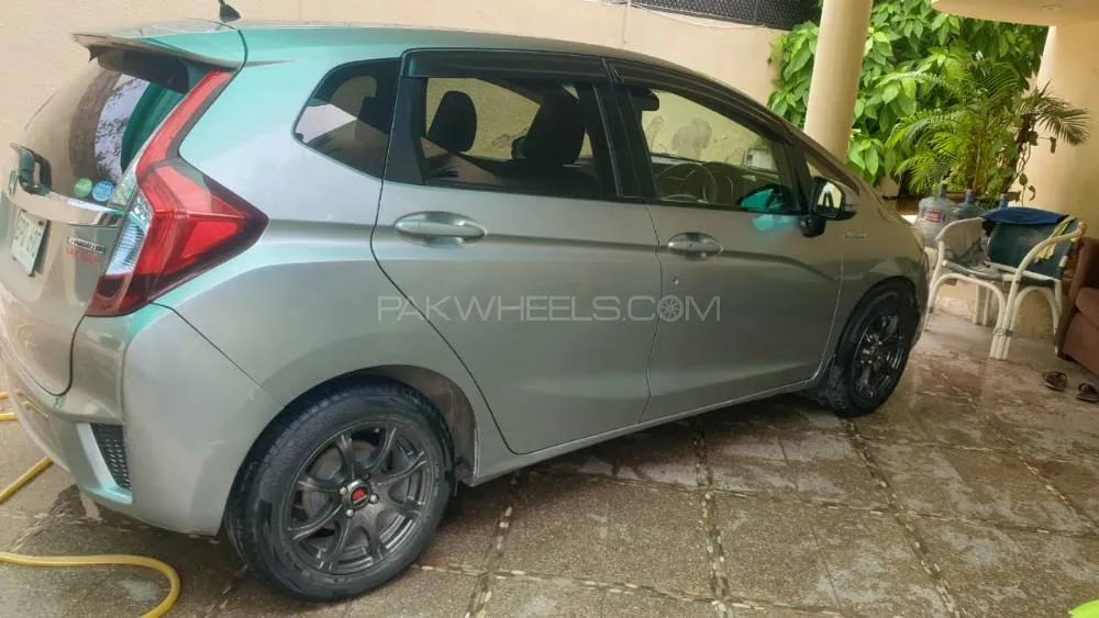 Honda Fit 2017 for Sale in Karachi Image-1