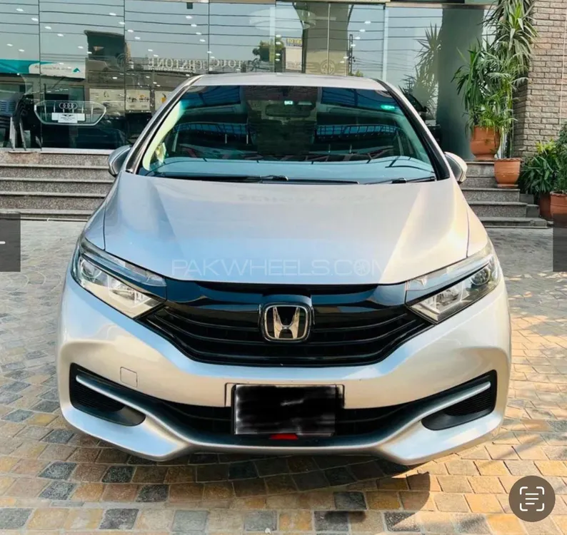 Honda Fit 2018 for Sale in Rawalpindi Image-1
