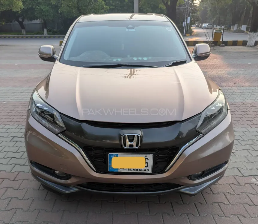Honda Vezel 2016 for Sale in Islamabad Image-1