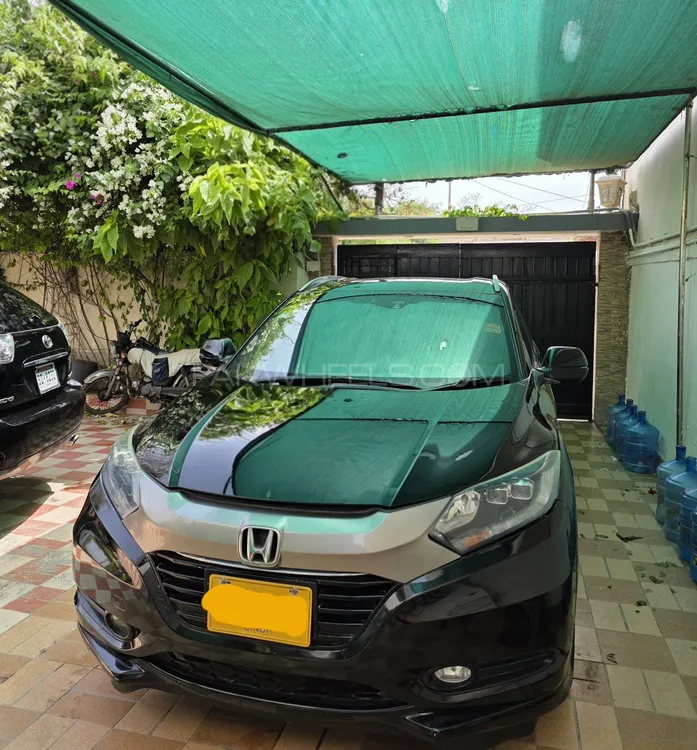 Honda Vezel 2016 for Sale in Karachi Image-1