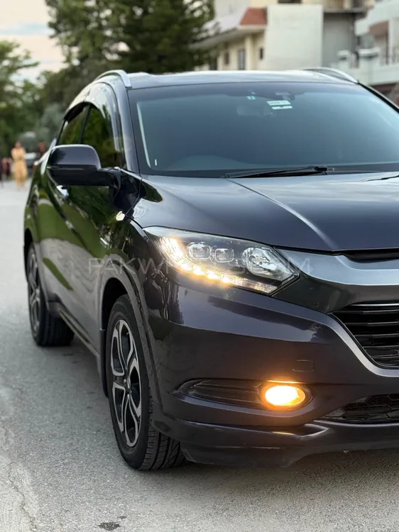 Honda Vezel 2015 for Sale in Islamabad Image-1