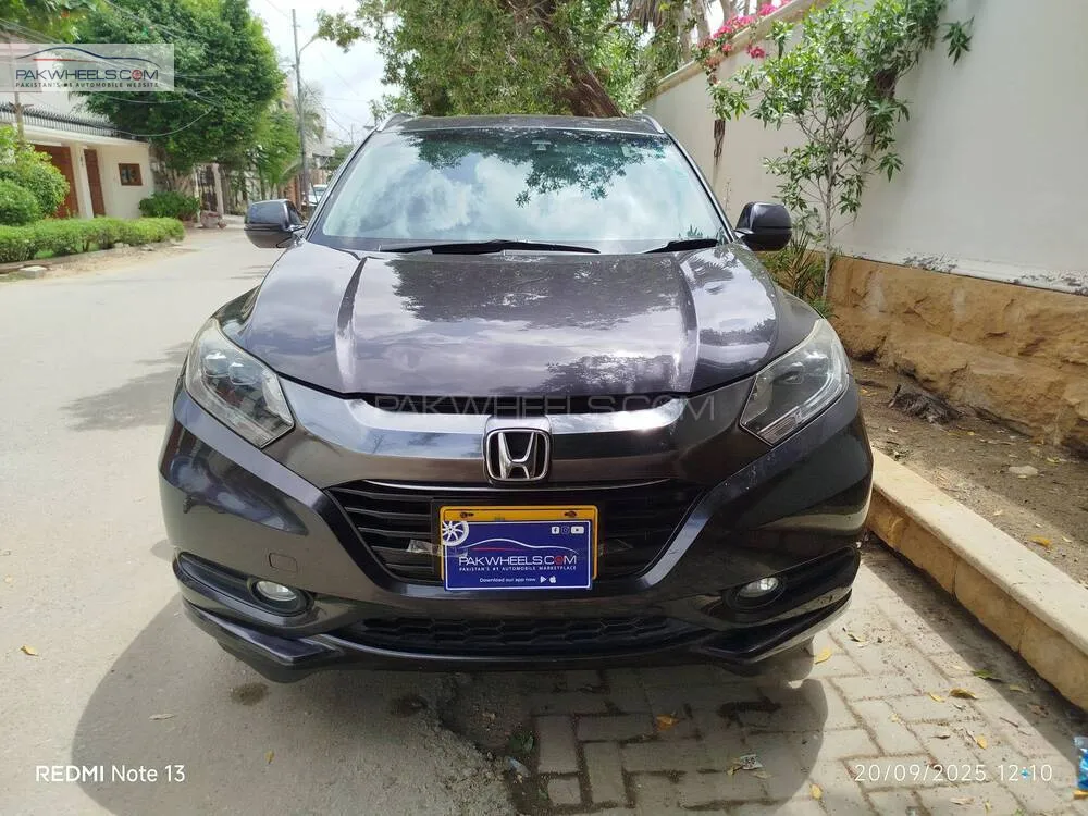 Honda Vezel 2015 for Sale in Karachi Image-1