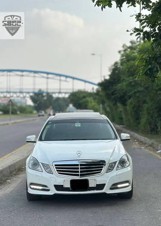 Mercedes Benz E Class 2013 for Sale in Lahore Image-1