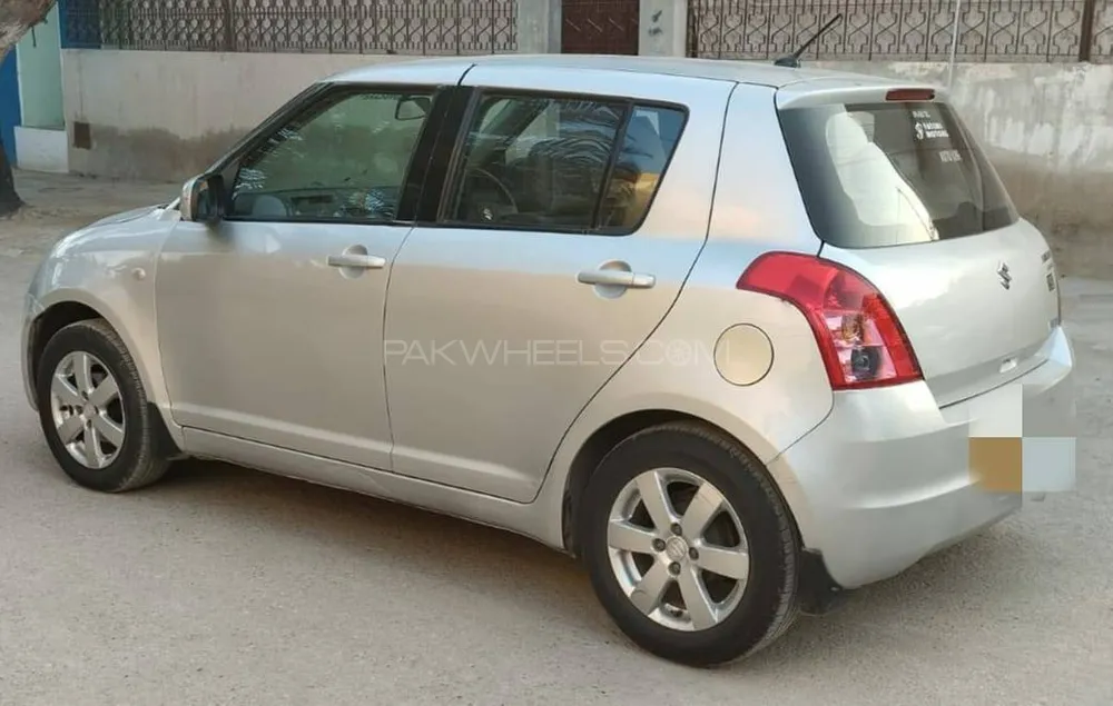 Suzuki Swift 2011 for Sale in Karachi Image-1