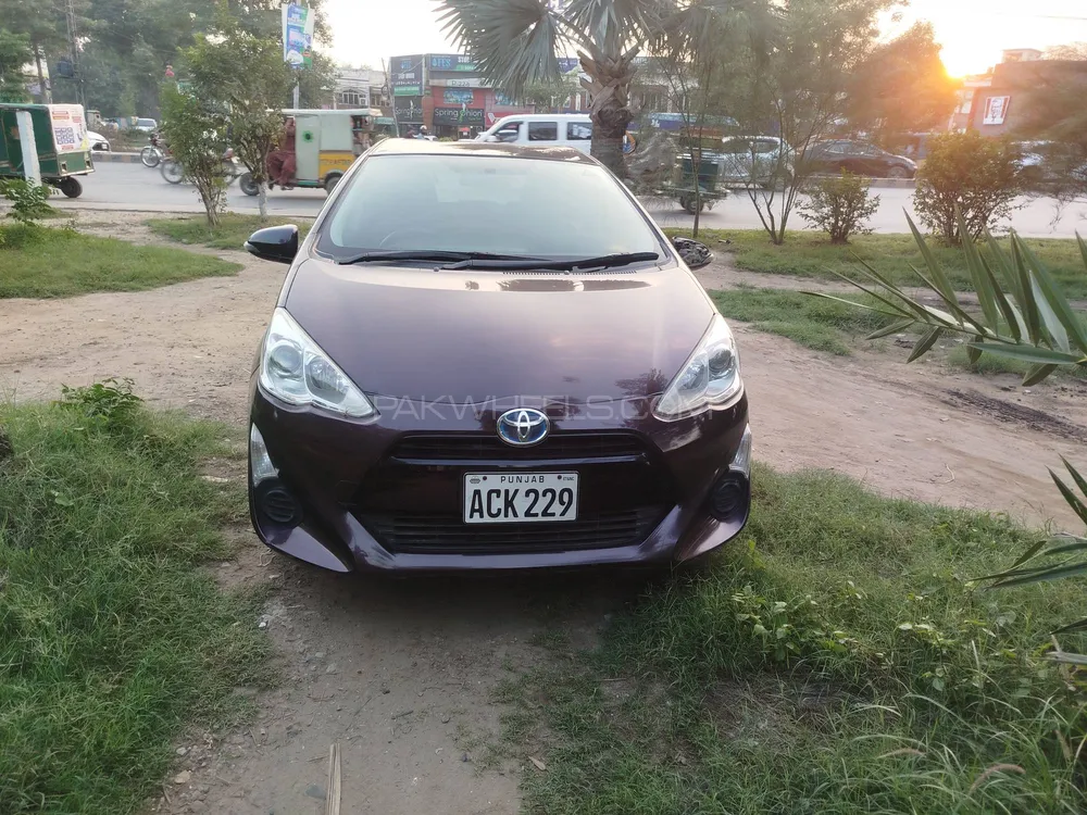 Toyota Aqua 2016 for Sale in Gujranwala Image-1