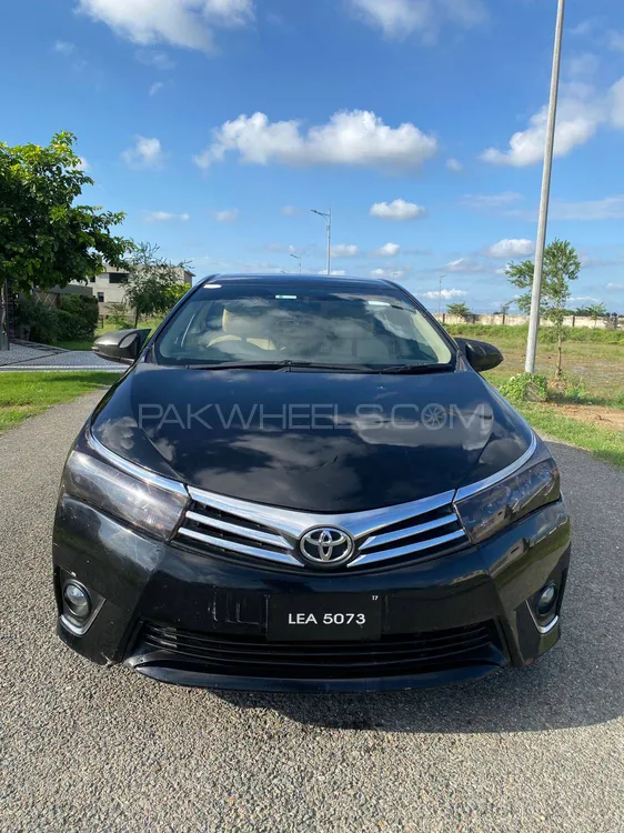 Toyota Corolla 2017 for Sale in Lahore Image-1