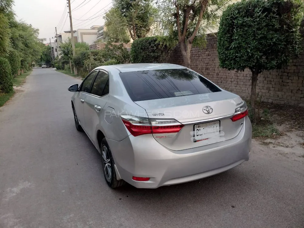 Toyota Corolla 2017 for Sale in Karachi Image-1