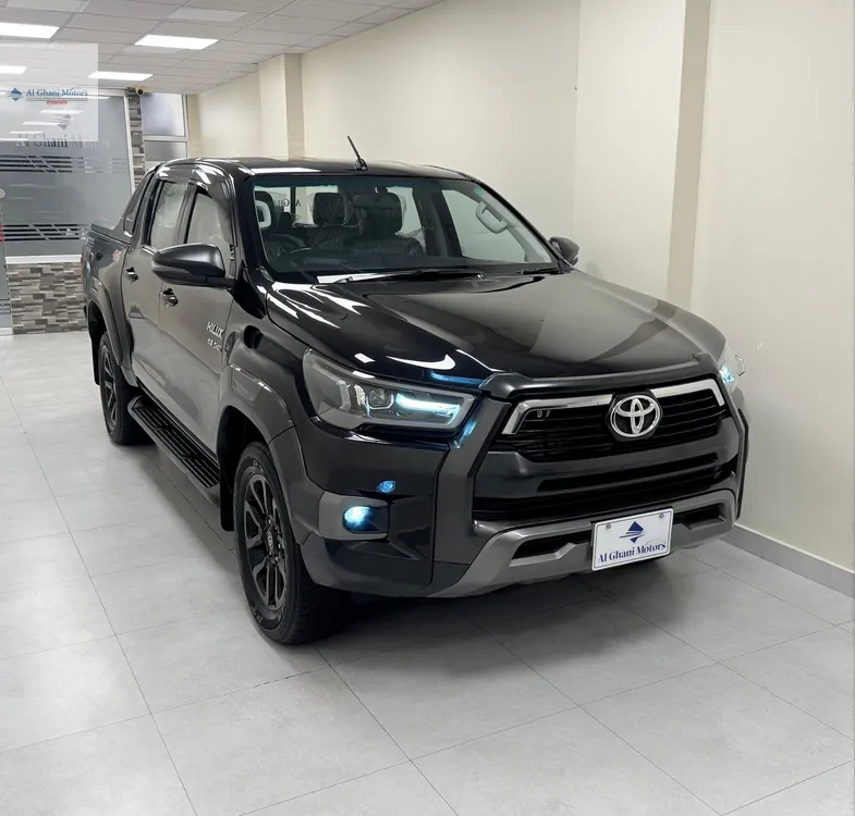 Toyota Hilux 2023 for Sale in Karachi Image-1