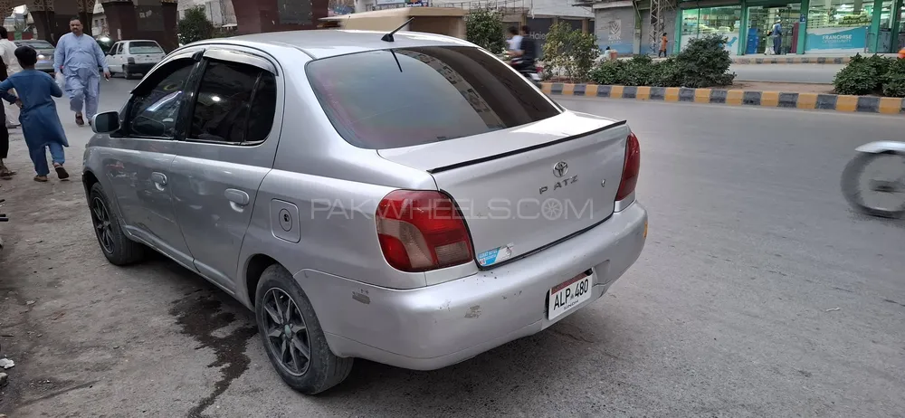 Toyota Platz 2001 for Sale in Peshawar Image-1