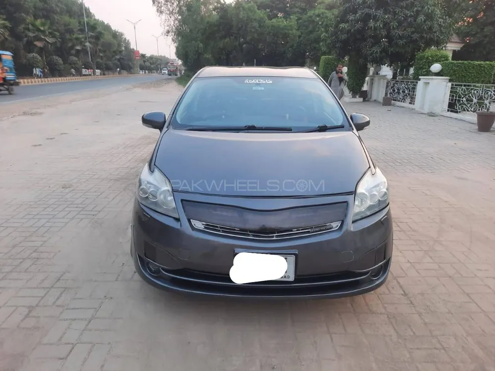 Toyota Prius 2011 for Sale in Sialkot Image-1