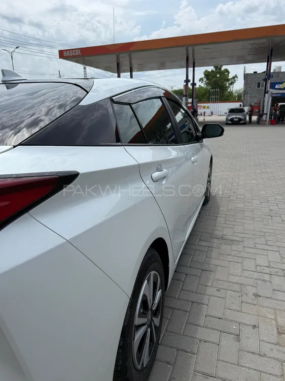 Toyota Prius 2021 for Sale in Sialkot Toyota Prius 2021 for Sale in Sialkot Image-15