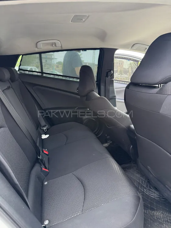 Toyota Prius 2021 for Sale in Sialkot Toyota Prius 2021 for Sale in Sialkot Image-5