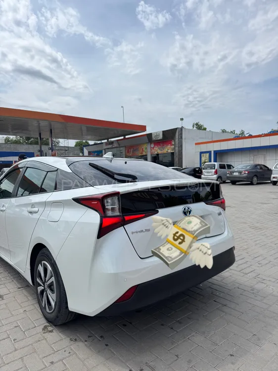 Toyota Prius 2021 for Sale in Sialkot Toyota Prius 2021 for Sale in Sialkot Image-3