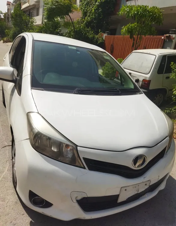 Toyota Vitz 2011 for Sale in Islamabad Image-1