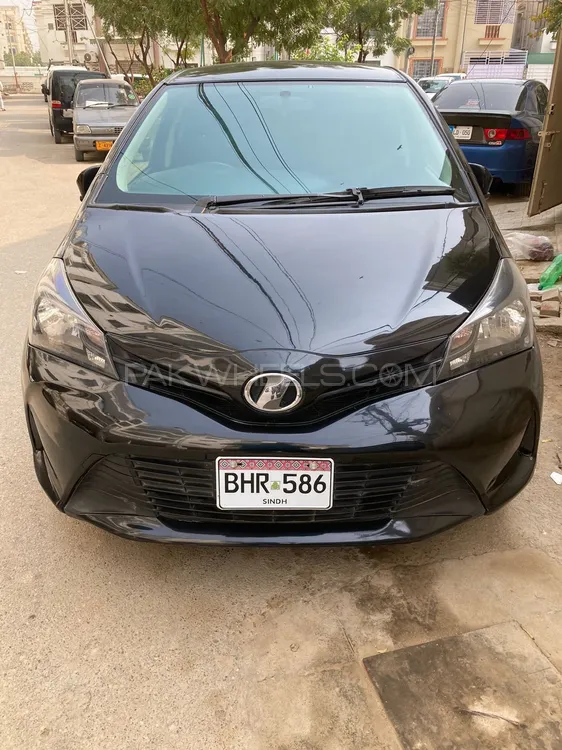 Toyota Vitz 2014 for Sale in Karachi Image-1