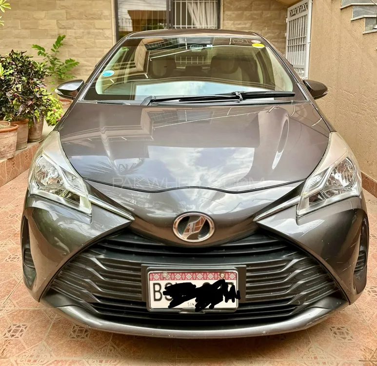 Toyota Vitz 2017 for Sale in Karachi Image-1