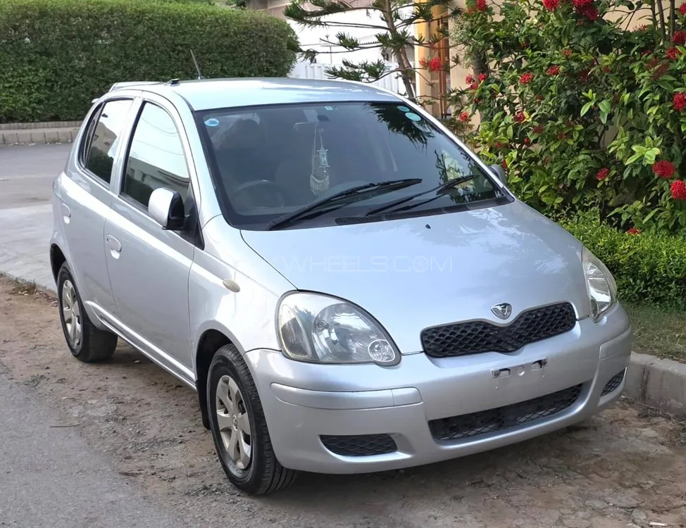Toyota Vitz 2004 for Sale in Karachi Image-1