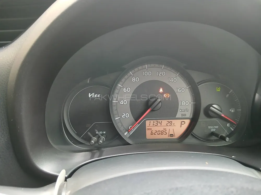 Toyota Vitz 2018 for Sale in Sialkot Image-1