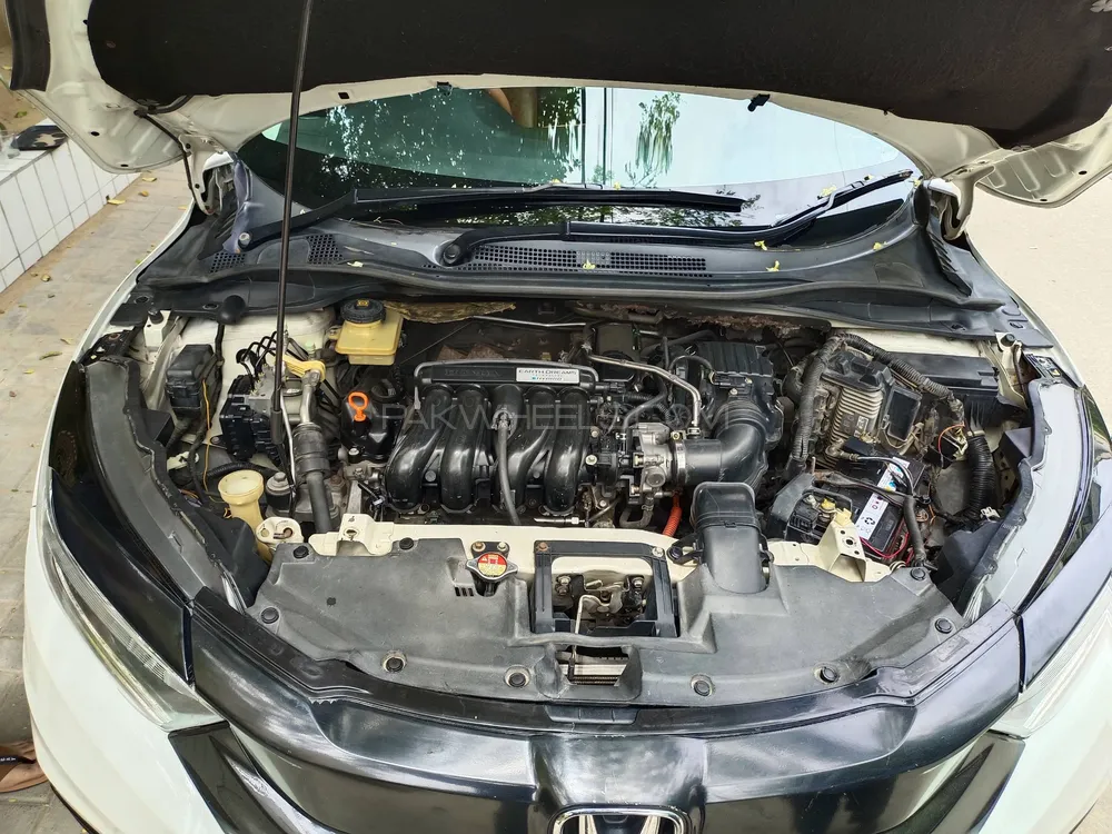Honda Vezel 2015 for Sale in Karachi Image-1
