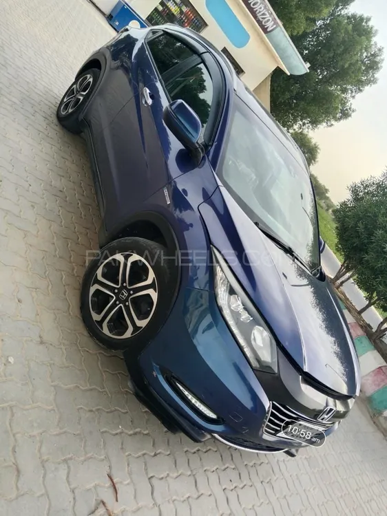 Honda Vezel 2015 for Sale in Islamabad Image-1