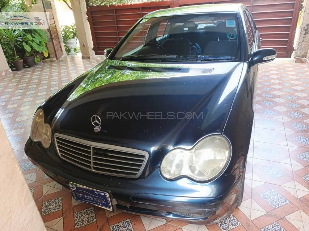 Mercedes Benz C Class 2002 for Sale in Lahore Image-1