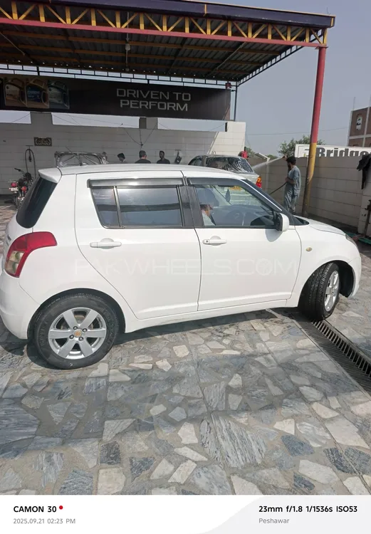 Suzuki Swift 2011 for Sale in Karak Image-1