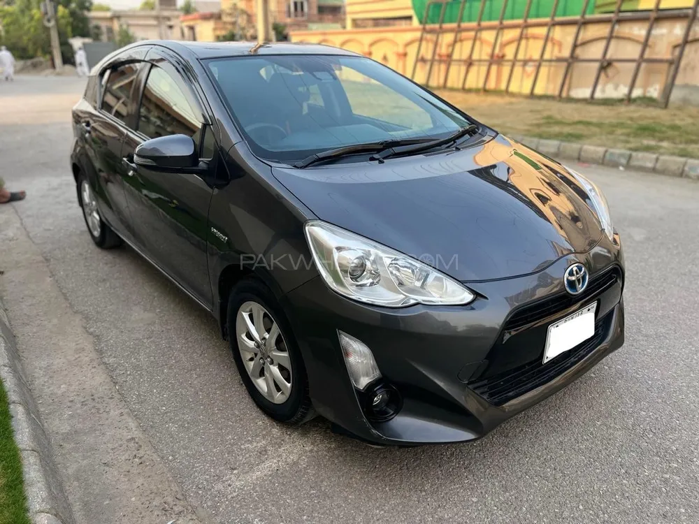 Toyota Aqua 2016 for Sale in Peshawar Image-1