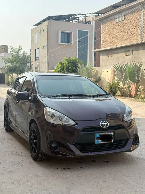 Toyota Aqua 2015 for Sale in Peshawar Image-1