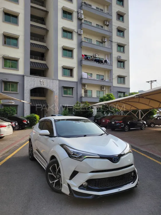 Toyota C-HR 2022 for Sale in Lahore Image-1