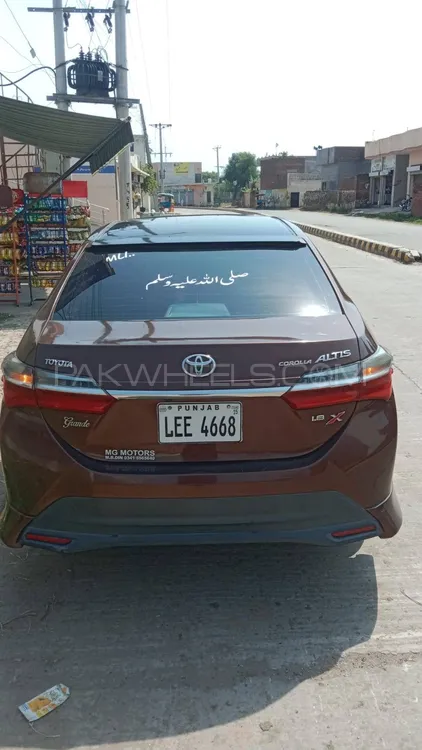 Toyota Corolla 2015 for Sale in Mandi bahauddin Image-1